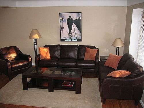Family Room (view 2)