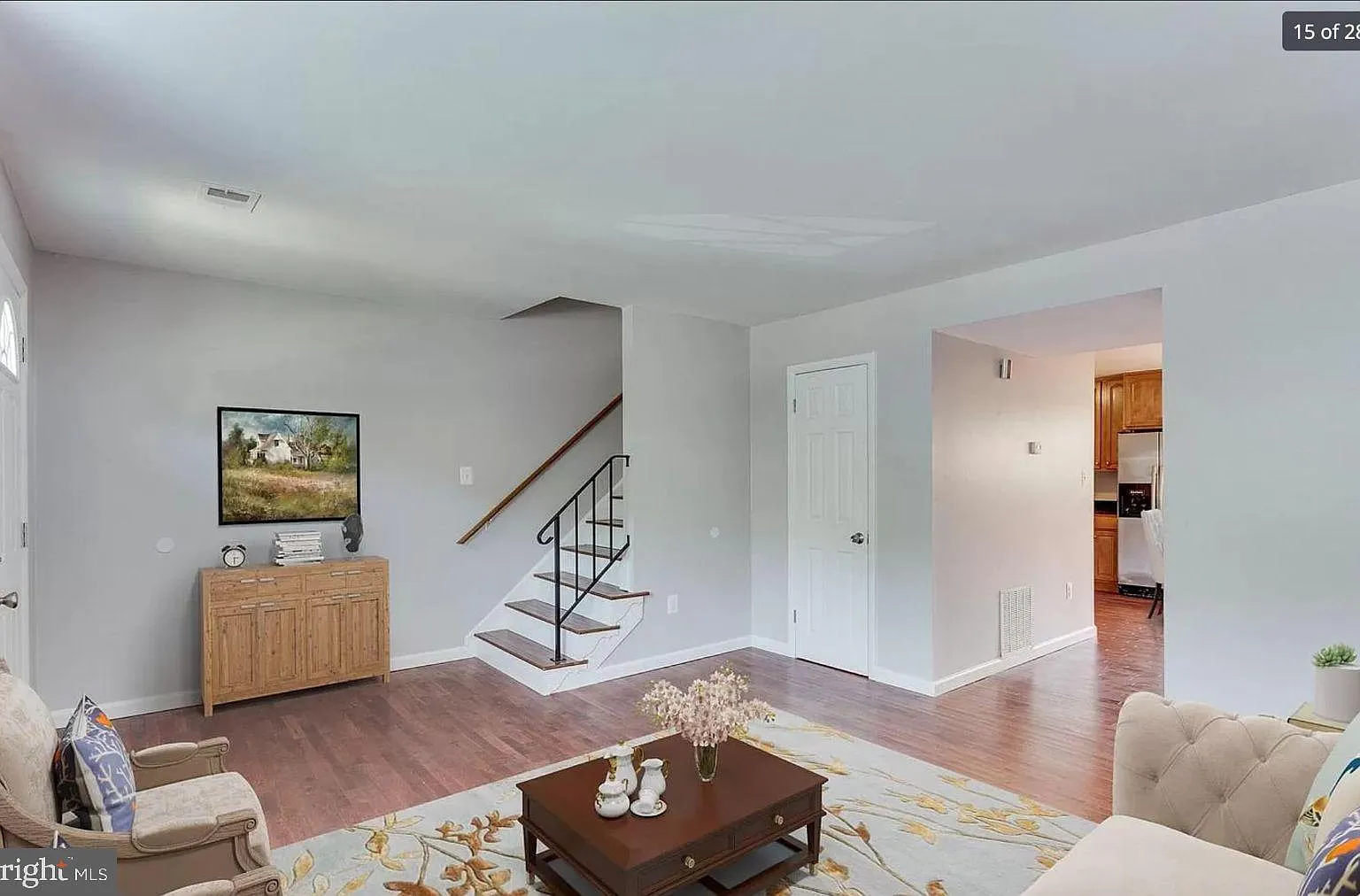 3 bed, 1.5 bath, 1296 sqft, $2,350 — Photo 2