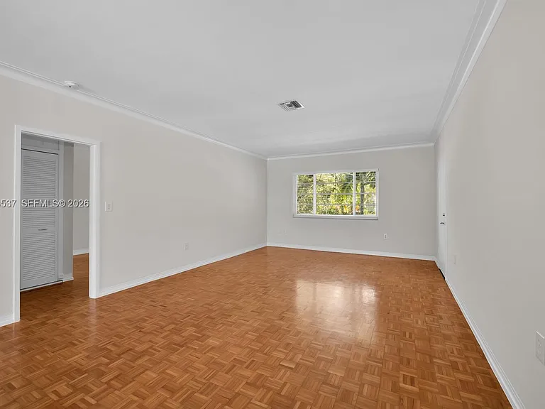 940 Sevilla Ave #206 — Photo 5