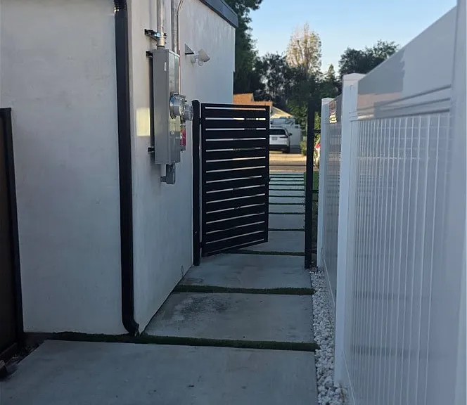 22730 Mariano St — Photo 30