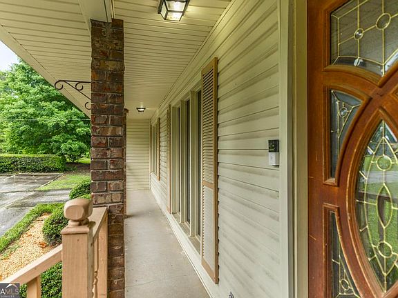 5th image of 411 Hickory Ln