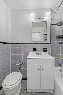 Bathroom, photo 1
