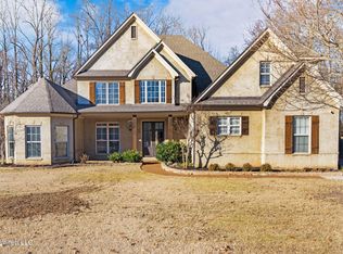 8433 Lakeview Dr, Olive Branch, MS 38654