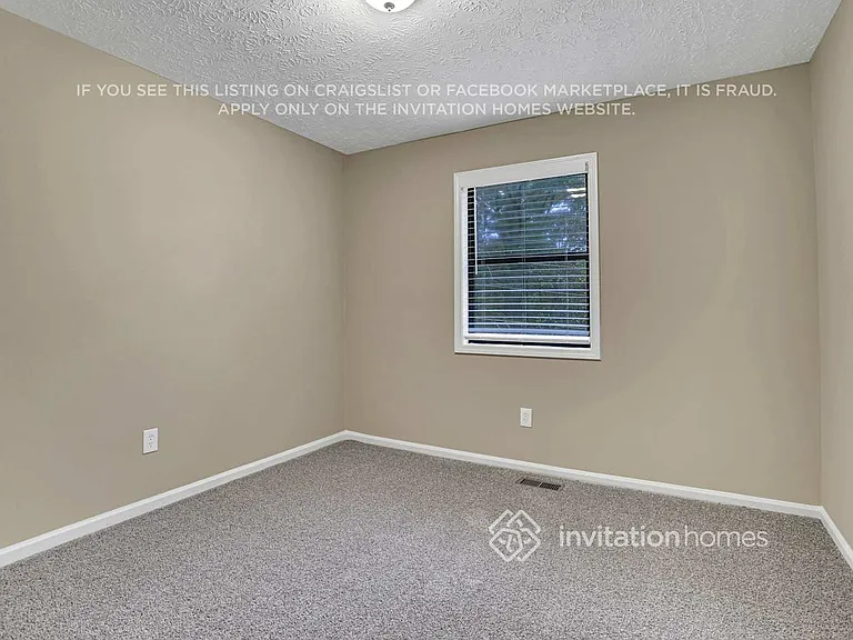 4040 Maxanne Dr NW — Photo 15