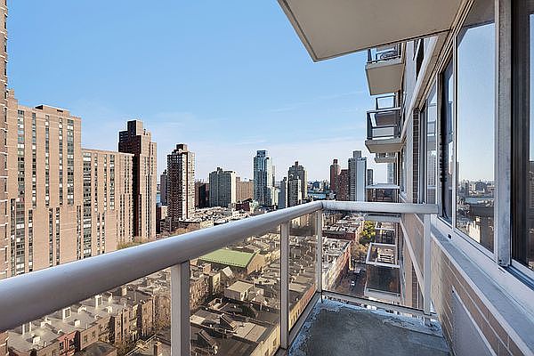 1st image of 200 E 89th St APT 17D
