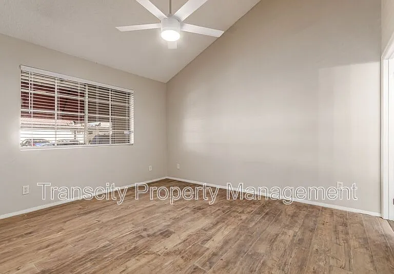 2143 E Center Ln #2 — Photo 10