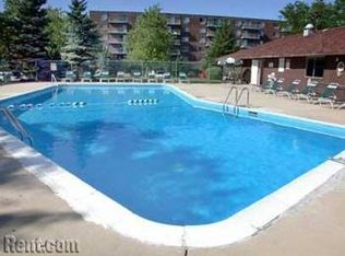 400 Manda Ln, Wheeling, IL 60090