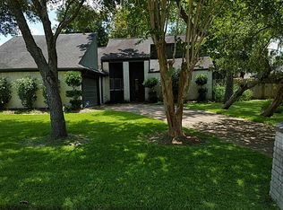 5323 Appleblossom Ln, Friendswood, TX 77546