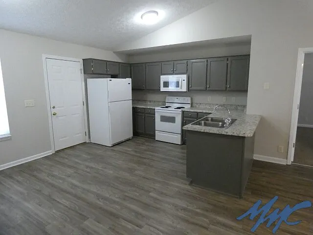 1114 Melvin Dr — Photo 11