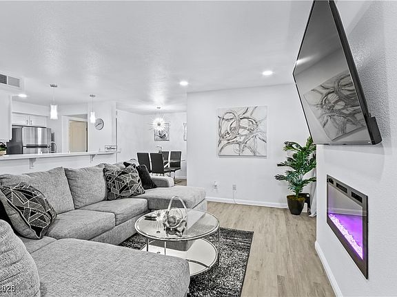 2nd image of 3145 E Flamingo Rd APT 1073