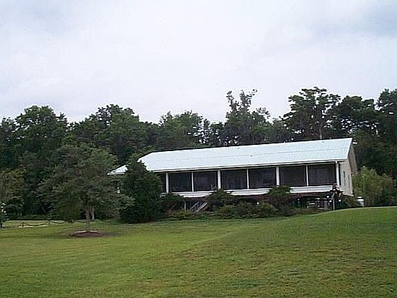 4th image of 150 Commercial Ave E