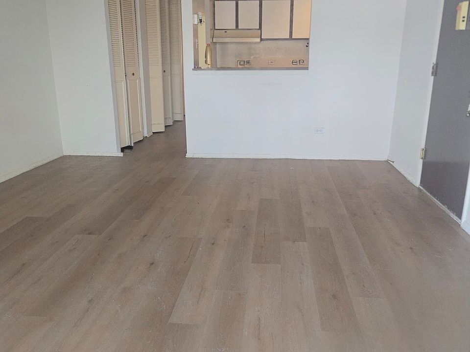 1st image of 3806 Canterbury Ct #2