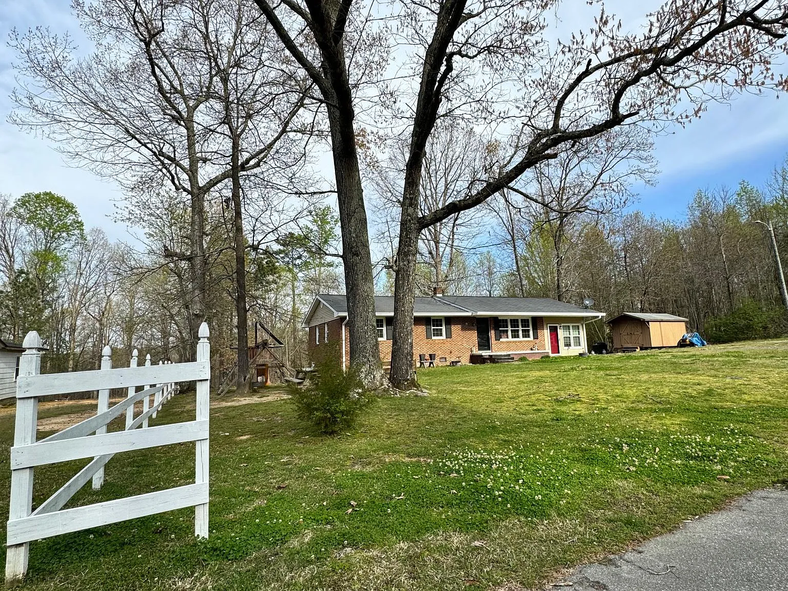 245 Springdale Hghts Rd — Photo 1