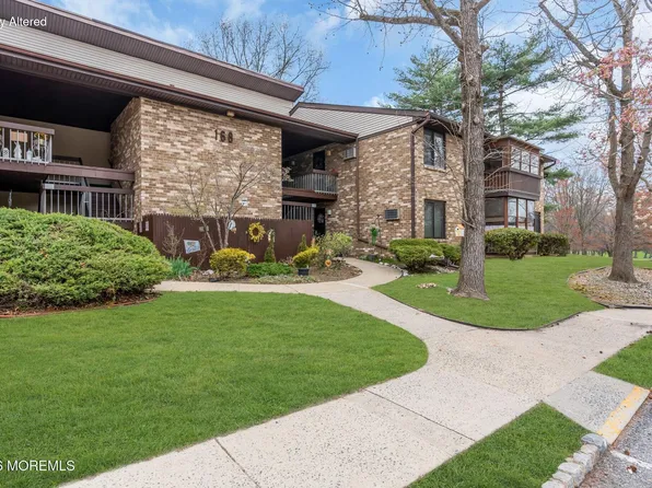 168 Amberly Drive #D, Manalapan, NJ 07726
