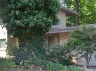 16180 Harbor Point Dr, Spring Lake, MI 49456