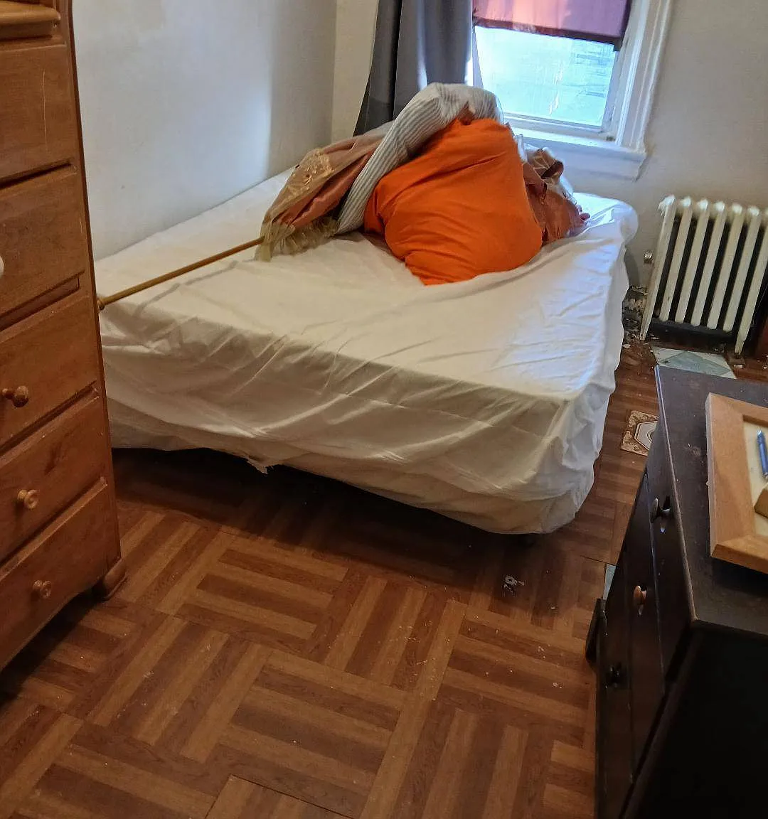 Studio, $3,200 — Photo 2