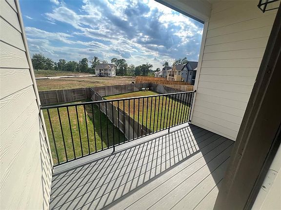 3rd image of 9446 Starlight Oak Dr