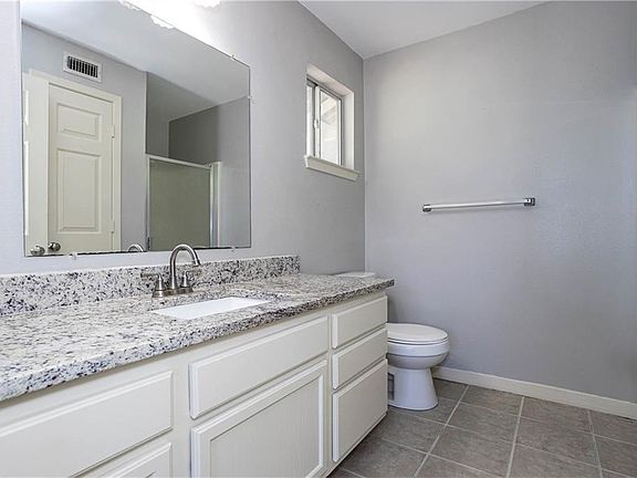 5th image of 1326 Delano St