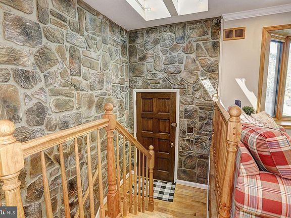 4th image of 15717 Allnutt Ln