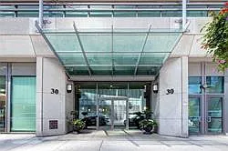 Building Photo - 30 Grand Trunk Cres #3912
