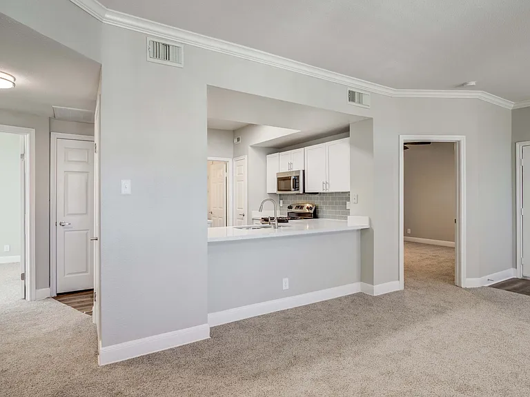 Signature Point Apartment Homes — Photo 46