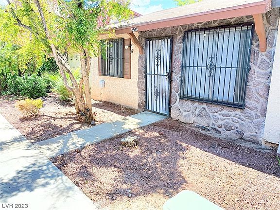 2nd image of 3912 Torsby Pl