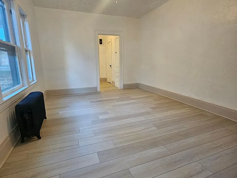 16812 Madison Ave — Photo 4