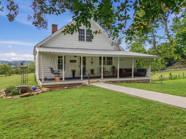 1038 Jarrett Rd, Hayesville, NC 28904