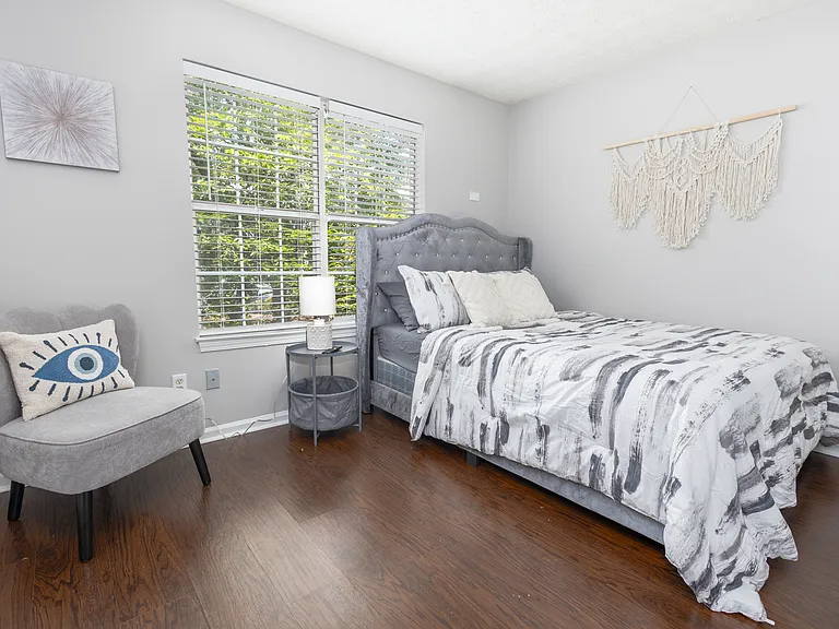 510 Fraser St SE — Photo 11