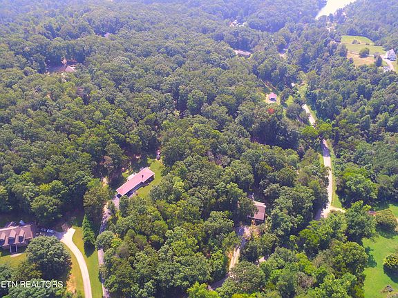 3rd image of 8200 Lakeland Dr