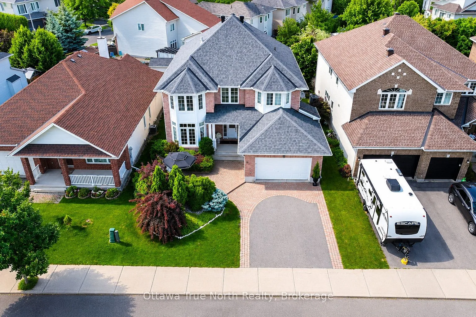 5 bed, $3,850 — Photo 2