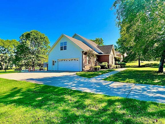 4th image of 1063 S Browns Ln
