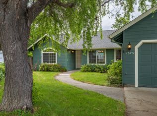 1375 Forestview Dr, Grants Pass, OR 97527