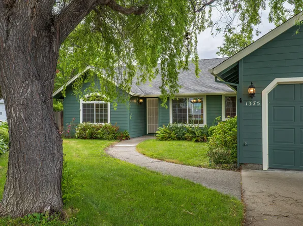 1375 Forestview Dr, Grants Pass, OR 97527
