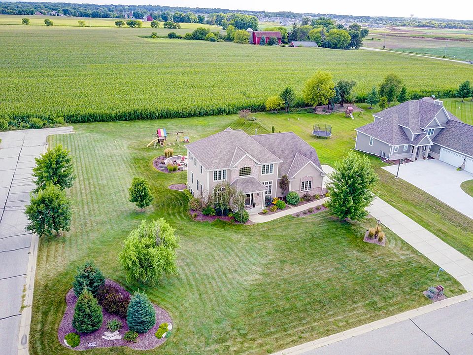 1st image of N66W35890 Farmstead Ct