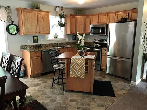 4th image of 404 Leo Dr