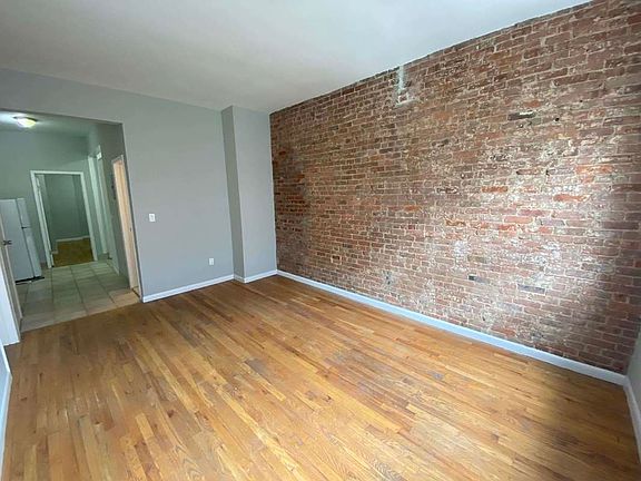 2nd image of 172 W 81st St APT 3