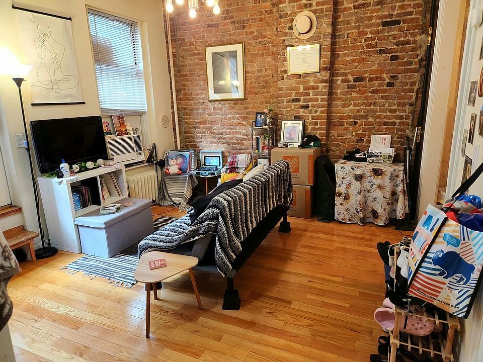 1st image of 176 Lexington Ave #4