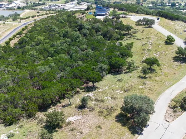 142 Center Oaks Ct, Kerrville, TX 78028