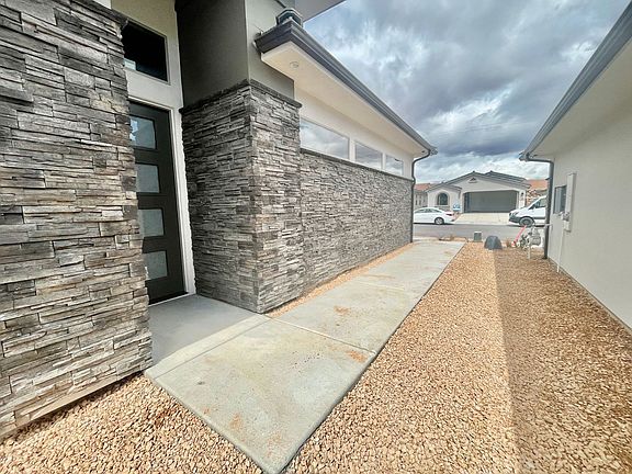 4th image of 191 W Camino Borde