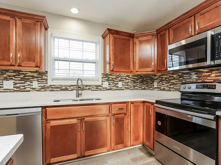 318 Gallop Ln — Photo 6