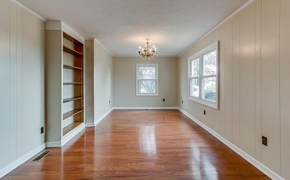 5th image of 213 Newland Ave