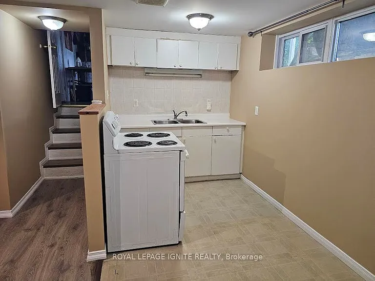 8 Mid Pines Rd #BASEMENT — Photo 4