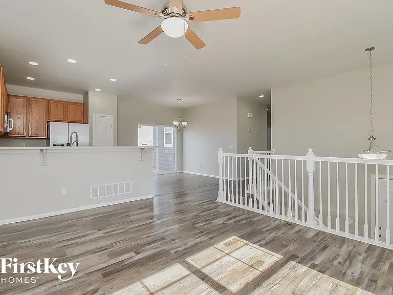 7976 Cairn Ct — Photo 2