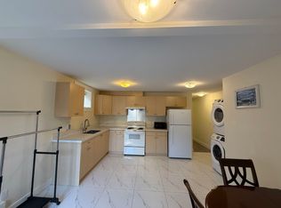 4 Huxley Ave, Burnaby, BC V5G 3E8