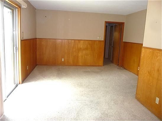 3rd image of 2605 Dewberry Ln
