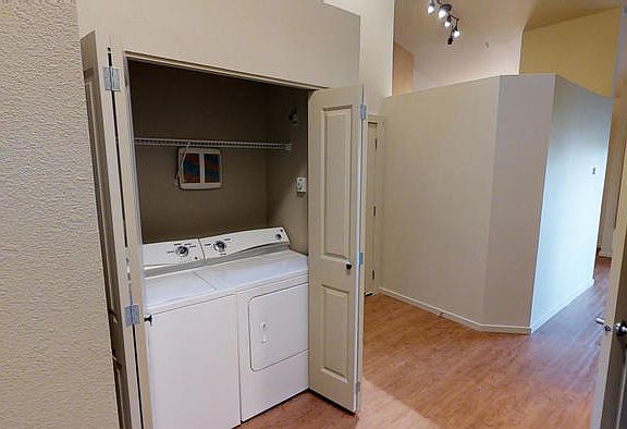 4th image of 5264 NE 121st Ave APT 114