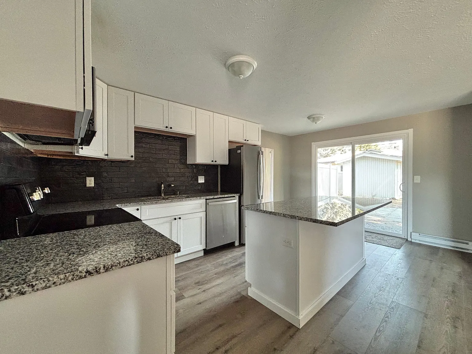 2 bed, 1.5 bath, 1500 sqft, $1,995 — Photo 3