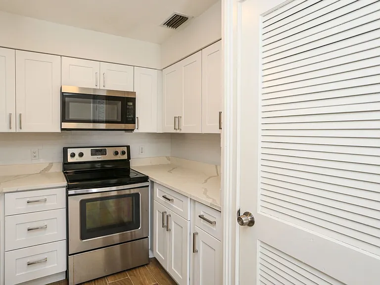 2102 Alamanda Dr #Penthouse B — Photo 8