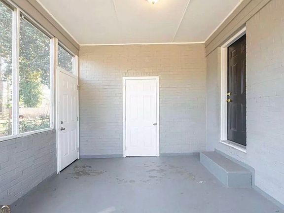 3rd image of 2833 Lynda Pl